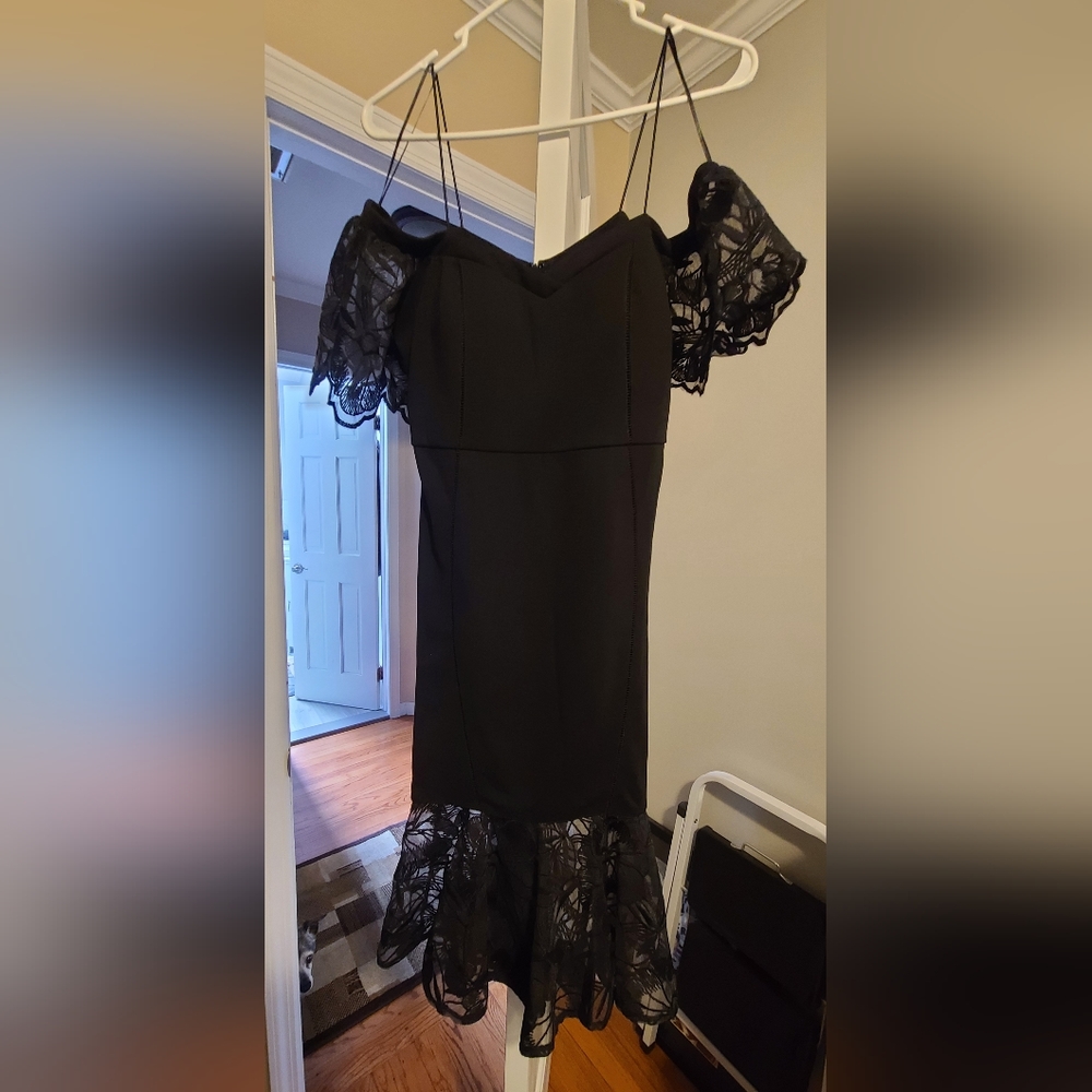 Bodycon Off-the-shoulder Lace Ruffle Dress